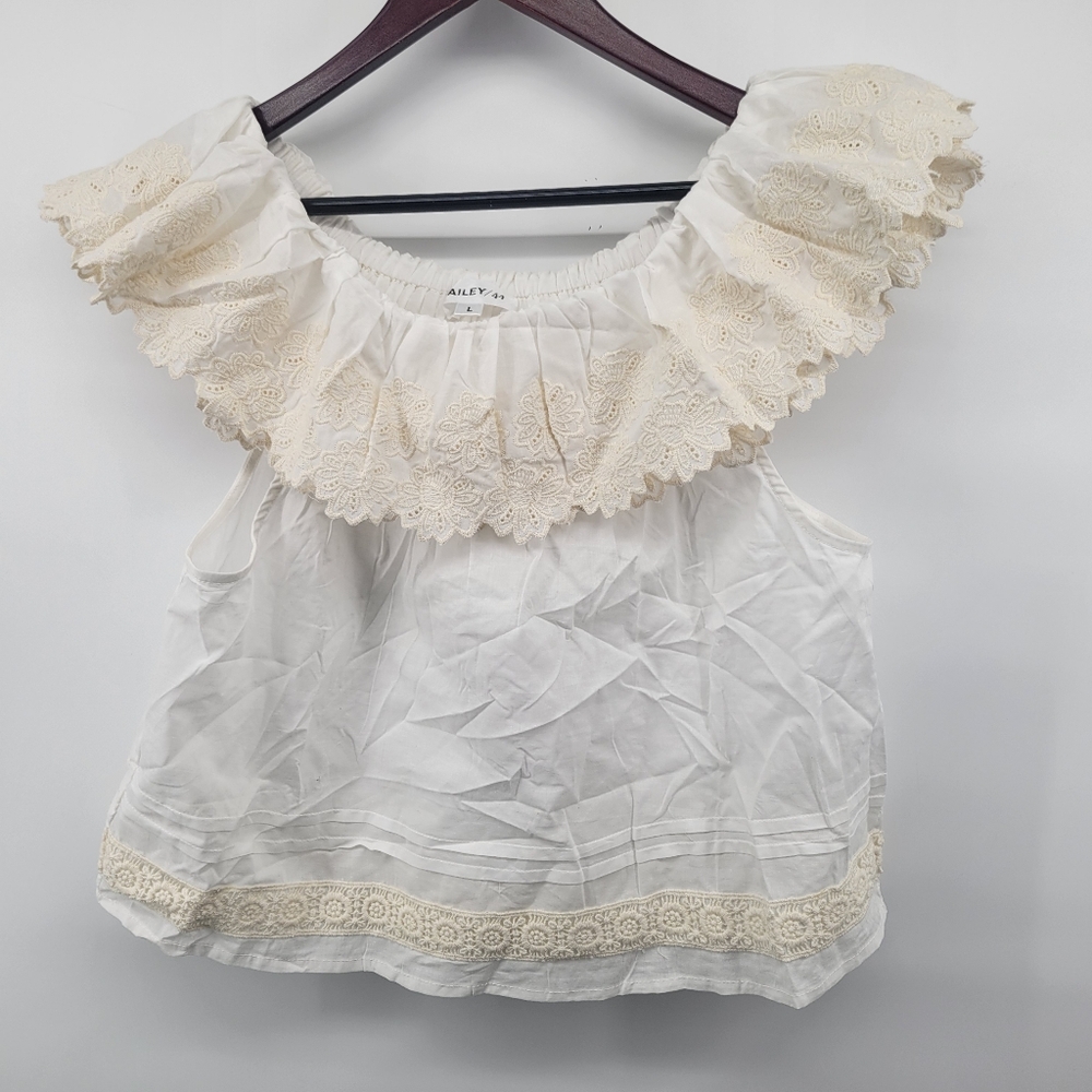 Bailey 44 Elegant Cream Lace Trim Women's Top Size Large